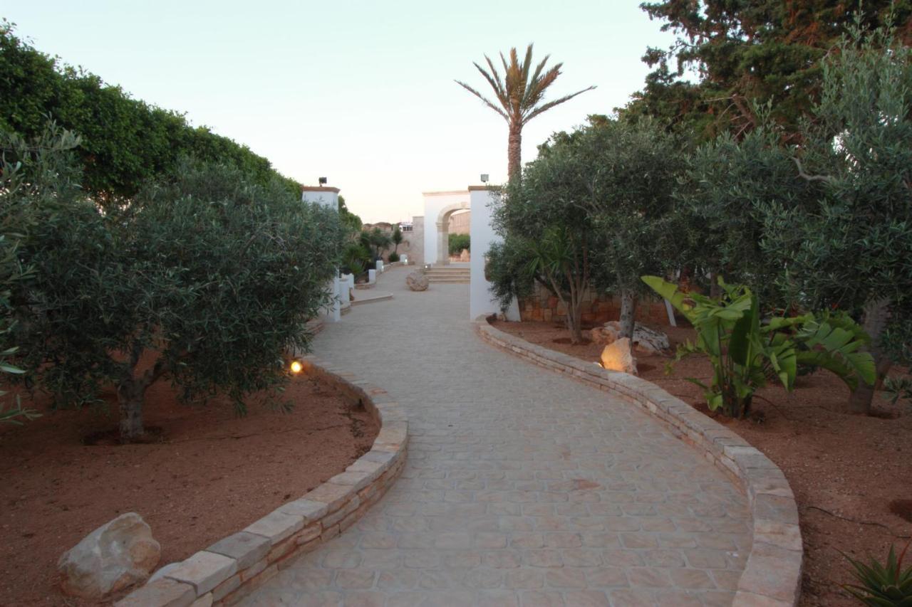 Agriturismo Resort Costa House 람페두사 외부 사진