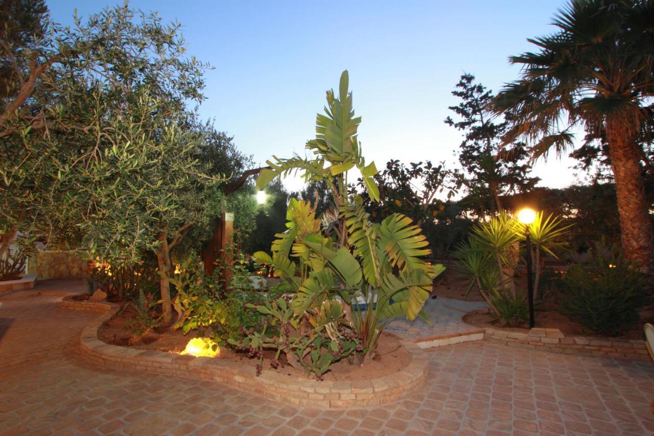 Agriturismo Resort Costa House 람페두사 외부 사진