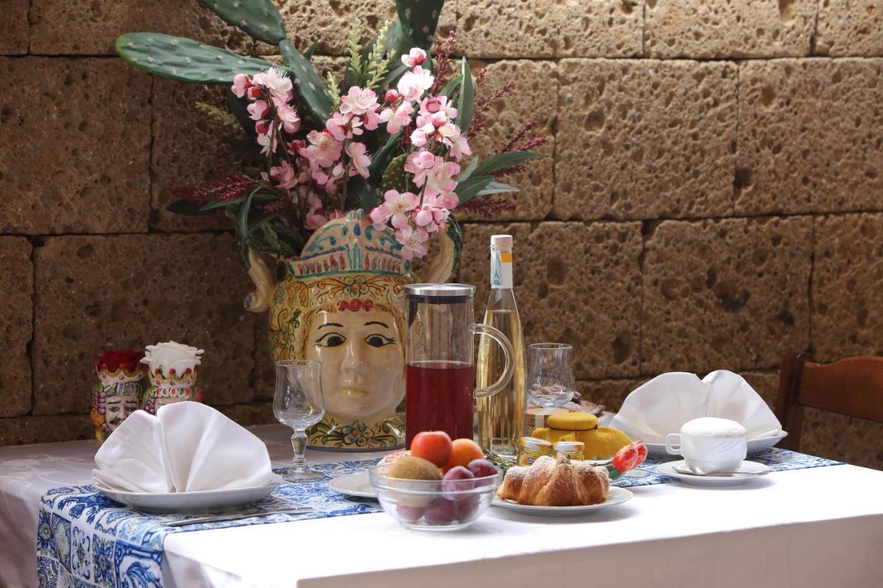Agriturismo Resort Costa House 람페두사 외부 사진