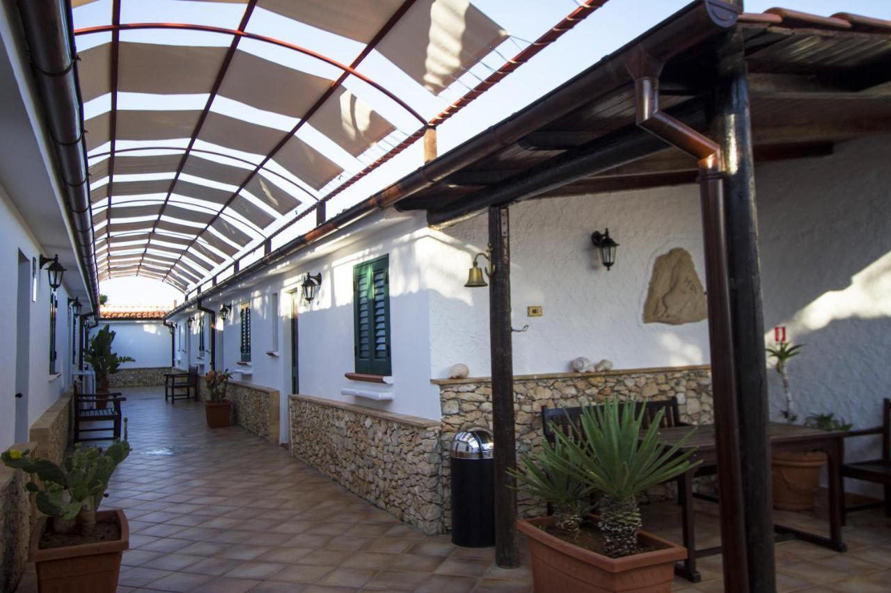 Agriturismo Resort Costa House 람페두사 외부 사진